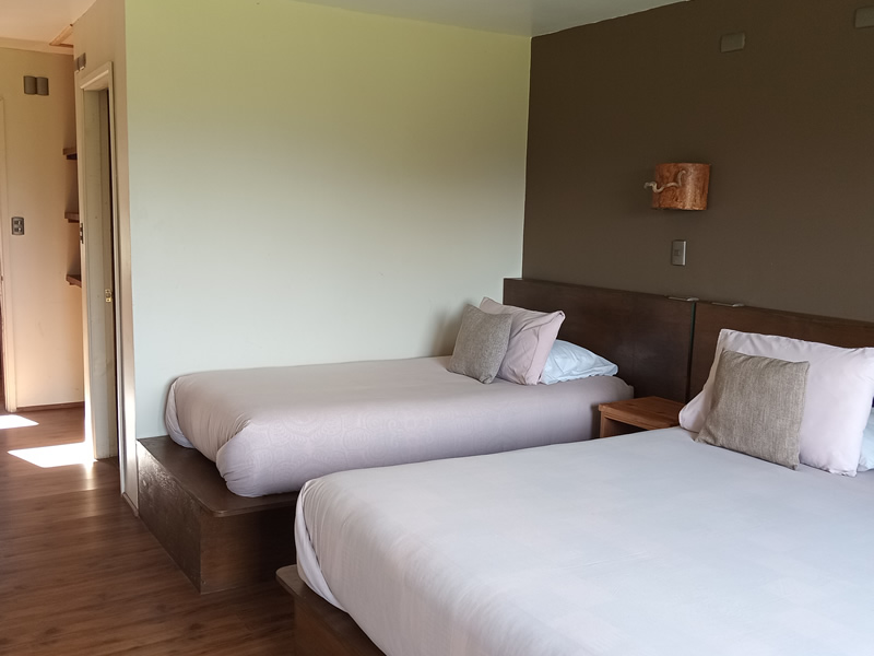 habitación triple del hotel